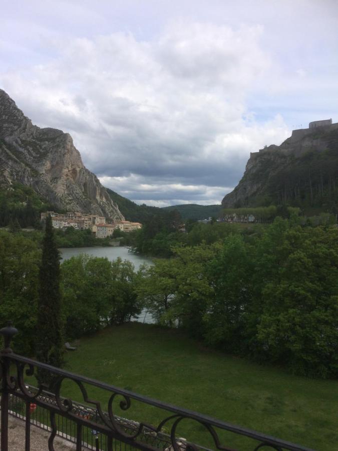 Chateau De La Cazette Систерон Екстериор снимка